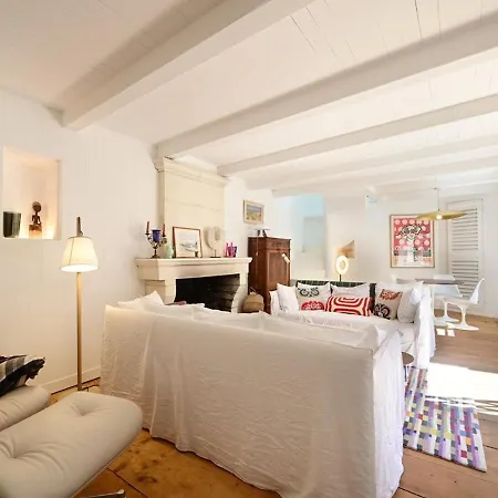 度假居 Maison Ancienne Avec Charme, Cour Pavee Et Ombragee, Auvent, 3 Chambres, Au Coeur D'ars-en-re - Fr-1-434-106 *
