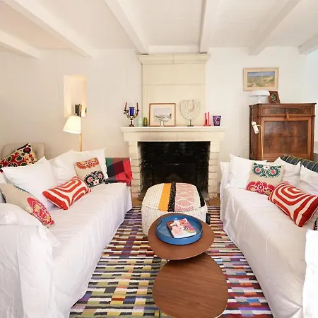 Maison Ancienne Avec Charme, Cour Pavee Et Ombragee, Auvent, 3 Chambres, Au Coeur D'ars-en-re - Fr-1-434-106