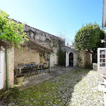 Maison Ancienne Avec Charme, Cour Pavee Et Ombragee, Auvent, 3 Chambres, Au Coeur D'ars-en-re - Fr-1-434-106