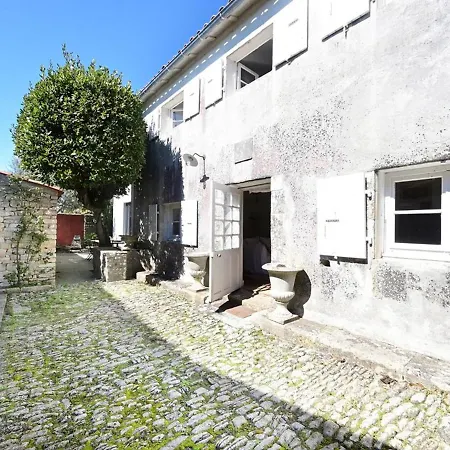 Maison Ancienne Avec Charme, Cour Pavee Et Ombragee, Auvent, 3 Chambres, Au Coeur D'ars-en-re - Fr-1-434-106