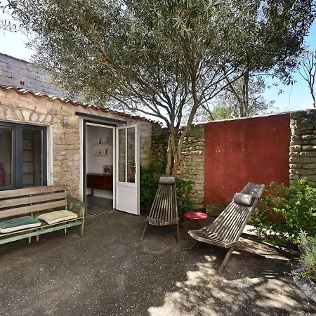 Maison Ancienne Avec Charme, Cour Pavee Et Ombragee, Auvent, 3 Chambres, Au Coeur D'ars-en-re - Fr-1-434-106 Ars-en-Ré