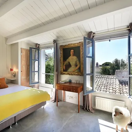 Maison Ancienne Avec Charme, Cour Pavee Et Ombragee, Auvent, 3 Chambres, Au Coeur D'ars-en-re - Fr-1-434-106 Ars-en-Ré